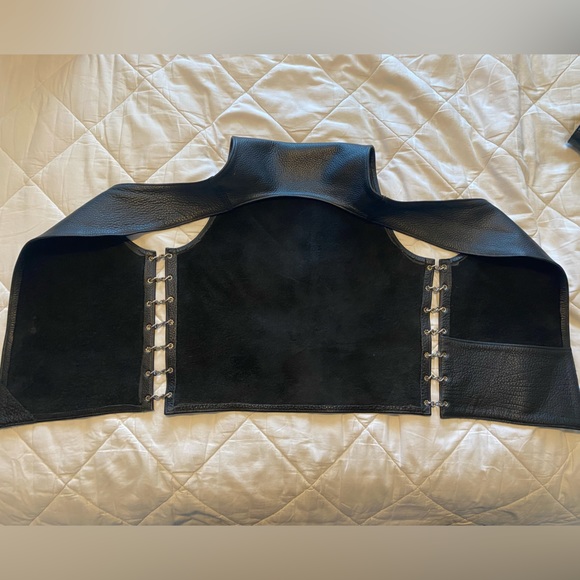 Top quality , genuine leather ‘Bar Vest’. Size M - Picture 7 of 12